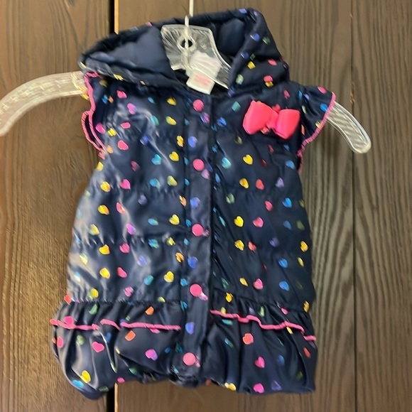 Nannette Kids sleeveless quilted puffer vest. Navy blue with shiny hearts. Size4 - Picture 1 of 8